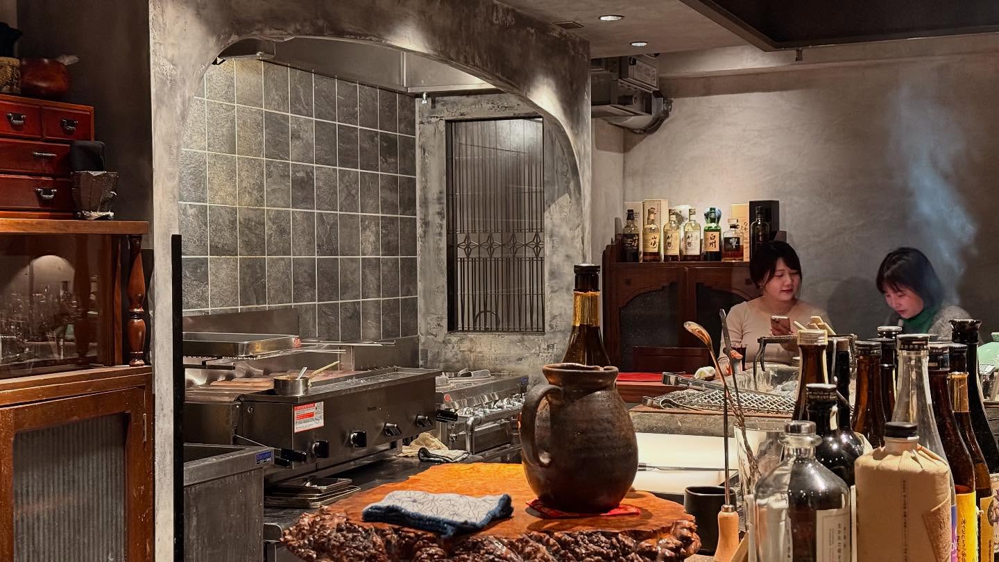 A 40 years multi-generation #Japanese restaurant. They specialize in cooking Ise Ebi… (4)