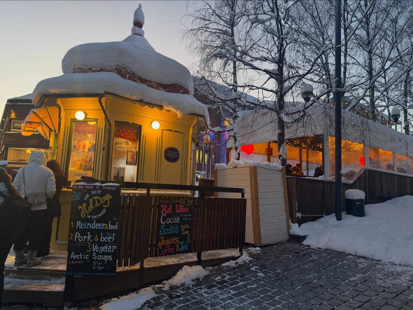 One more before we head off for a late Cold night of Northern Lights Hotdog at the (4)