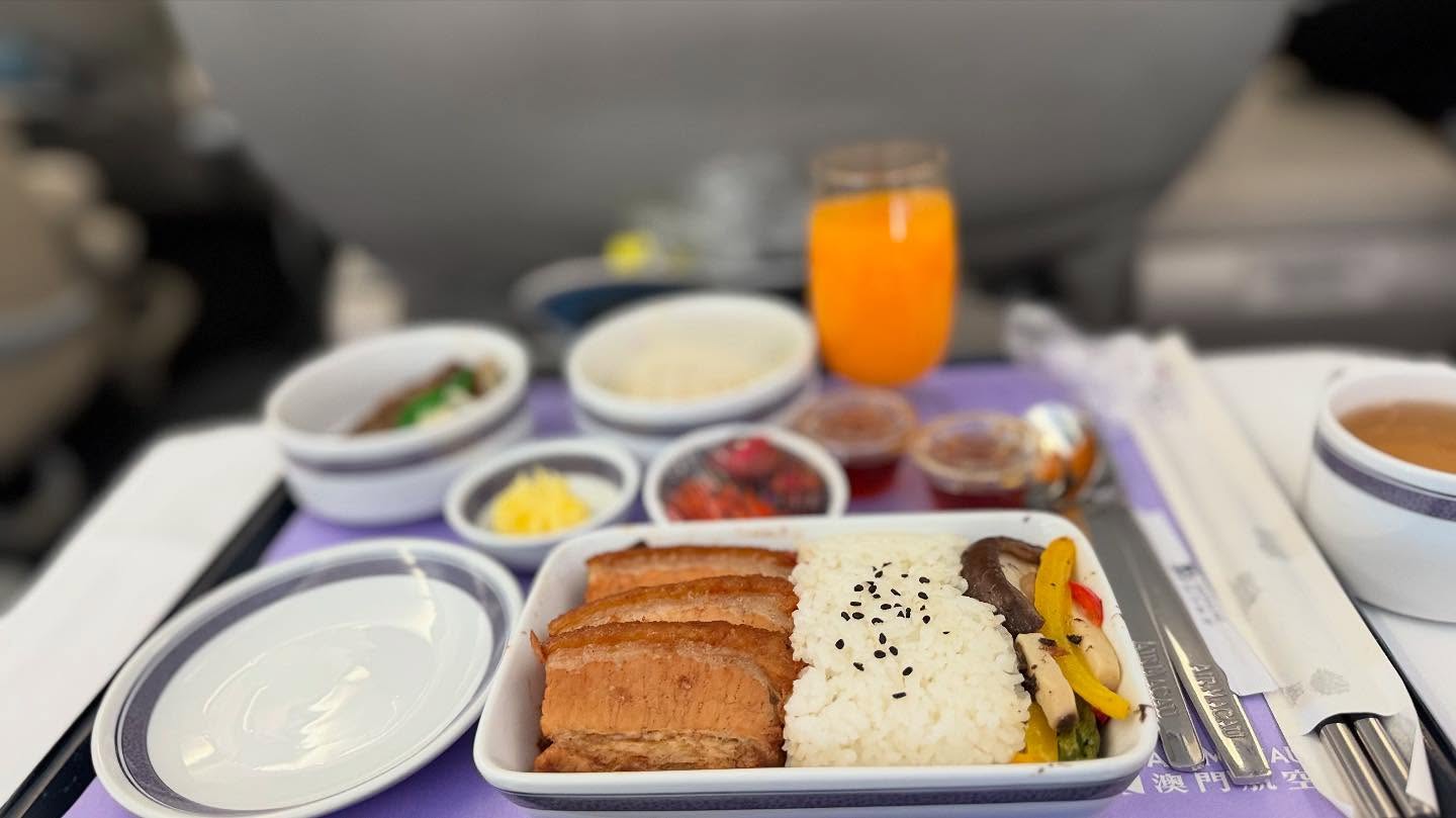 Nice beginning on @airmacau_nxcpp  Service #1 Food #1 unfortunately that’s it… (3)