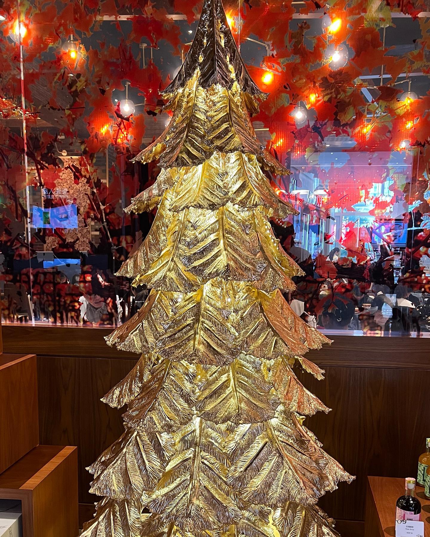Happy Holidays everyone!! Here are some of the decorations around town in #macao… (5)