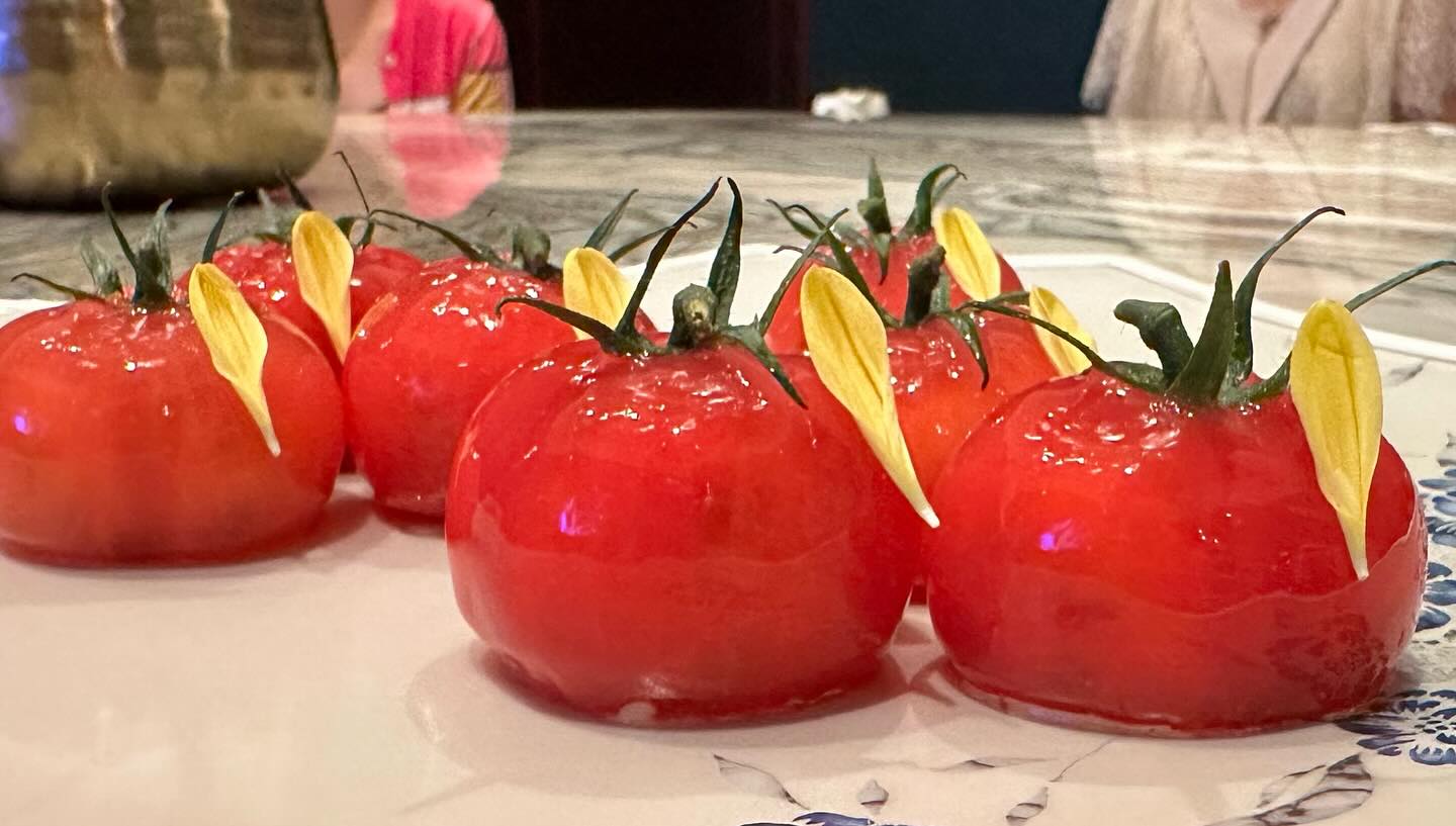 Very special meal at the #michelinstar Huaiyang Garden by chef Zhou Xiaoyan… (3)