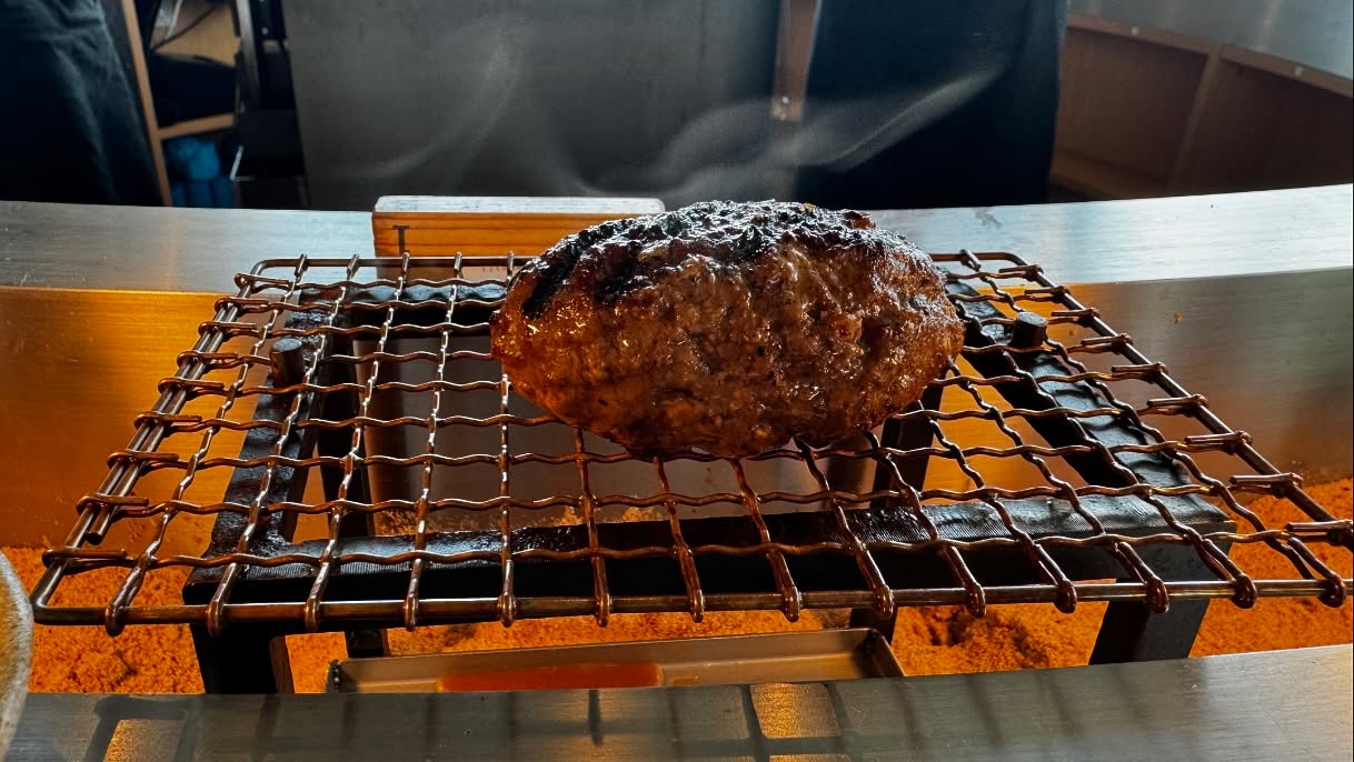 Finally got a chance to try Hikiniku to Kome in HK. Did not get one of those precious… (3)